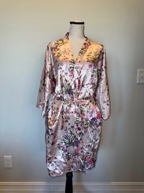 Eplaza Women’s Pink Satin Robe Kimono, Size Small/Medium Read